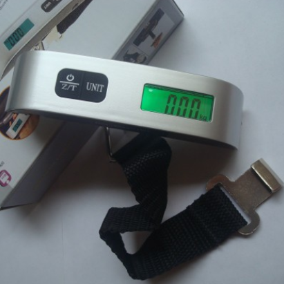 Portable electronic scale for luggage