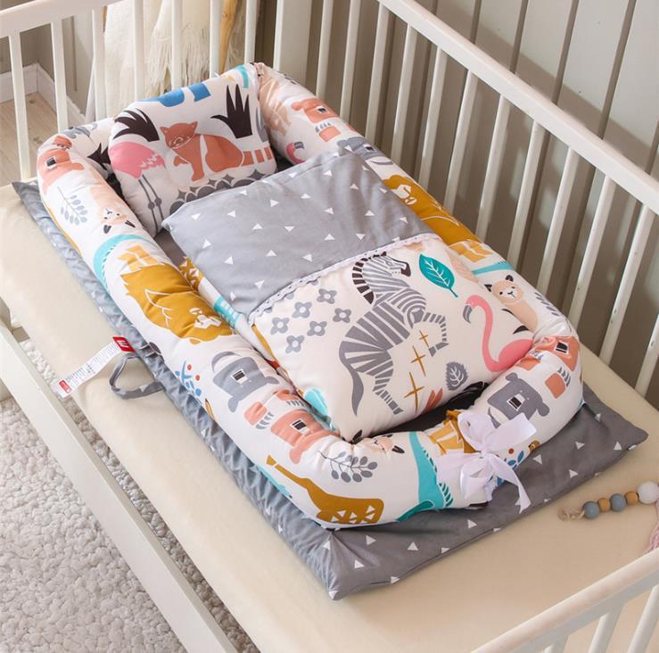 Portable baby crib