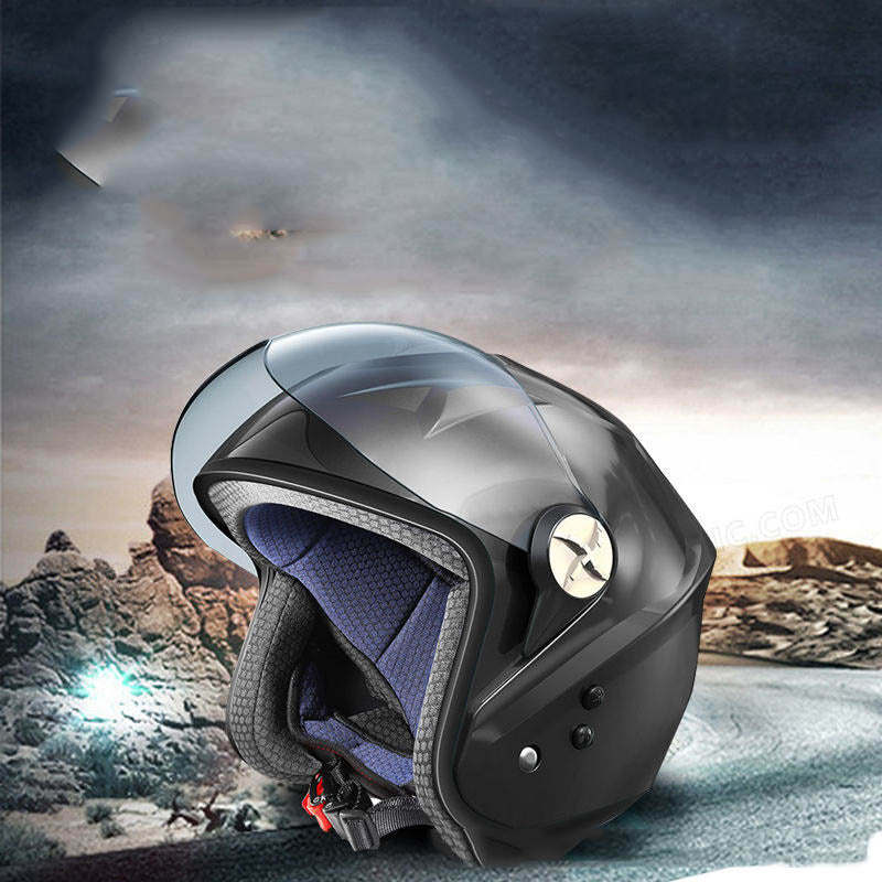 Motorcycle helmet with Bluetooth and solar