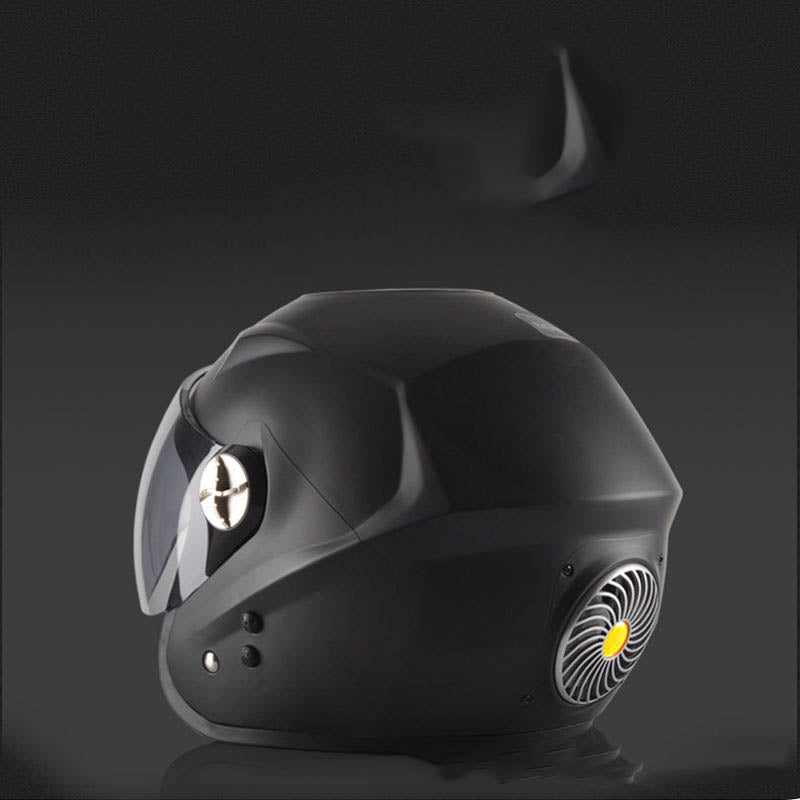 Motorcycle helmet with Bluetooth and solar