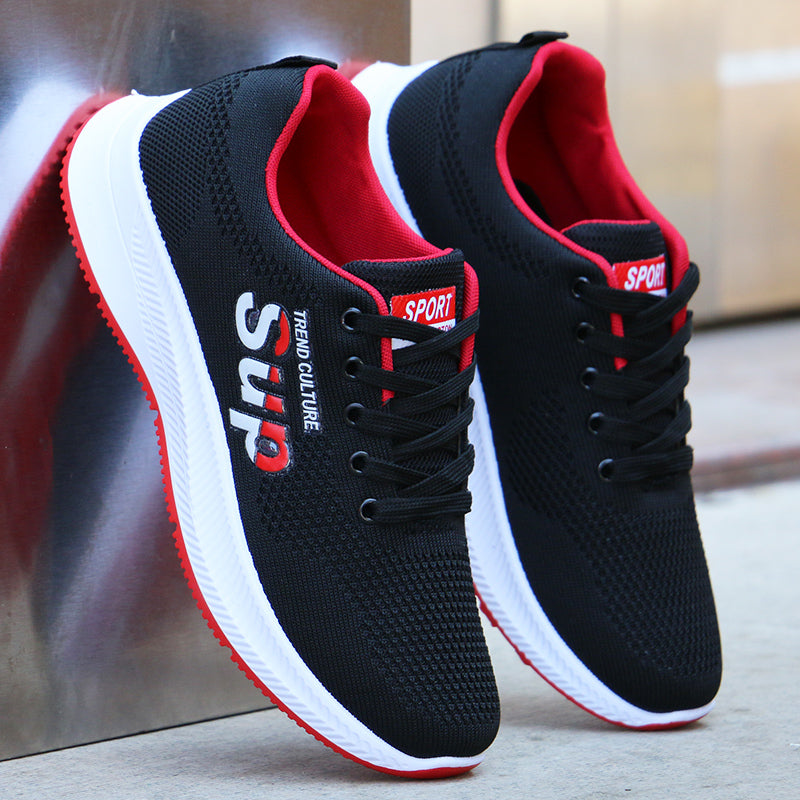 Breathable sports shoes