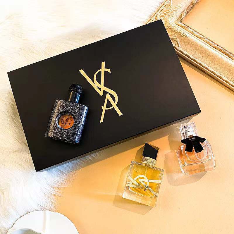 Luxury women’s perfume gift set