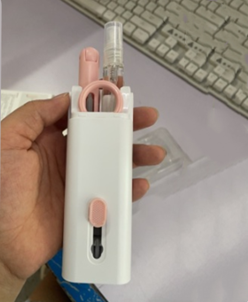 Cleaning kit for electronics