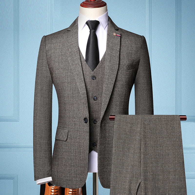 Three-pieces suit for men