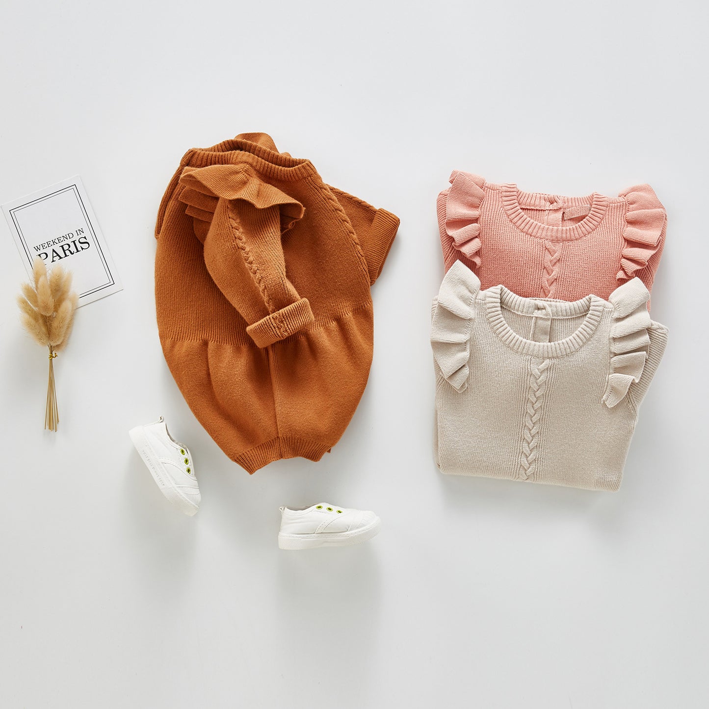 Baby girl knitted clothes