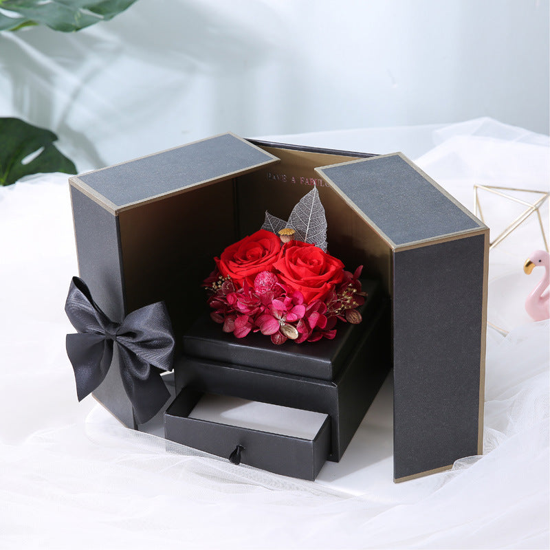 Decorated gift box with necklace