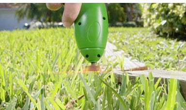 Cordless lawn trimmer