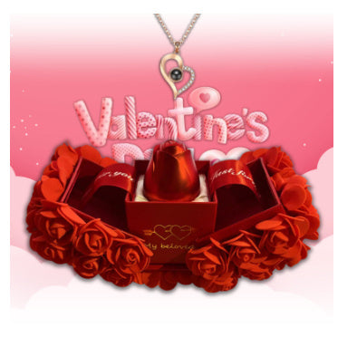 Rose heart gift box with necklace