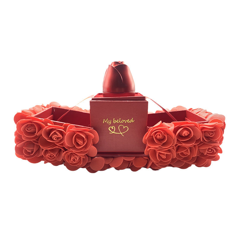 Rose heart gift box with necklace