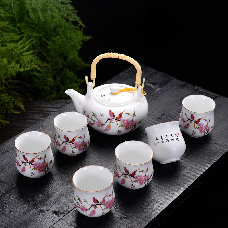 Large-capacity teapot with tea cups set