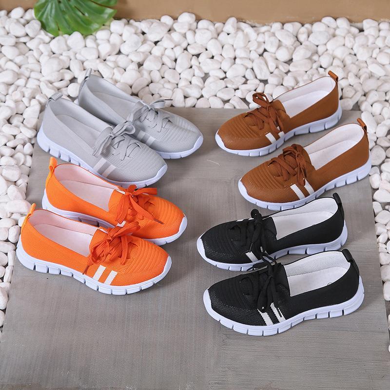 Walking sneakers for women