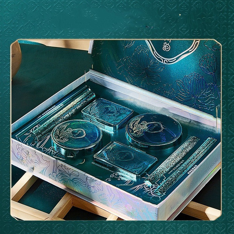 Exclusive luxury beauty makeup set