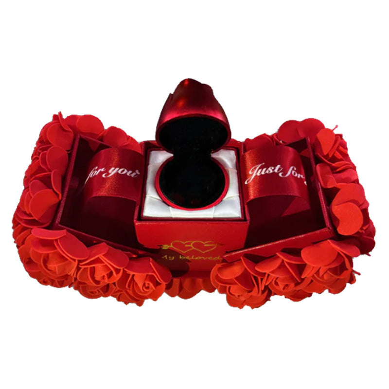 Rose heart gift box with necklace