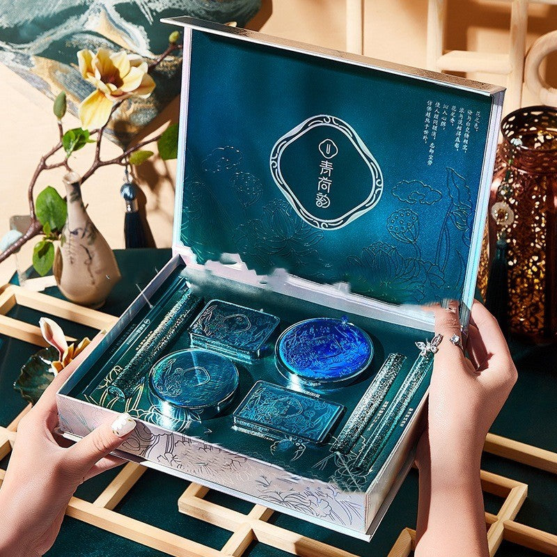 Exclusive luxury beauty makeup set