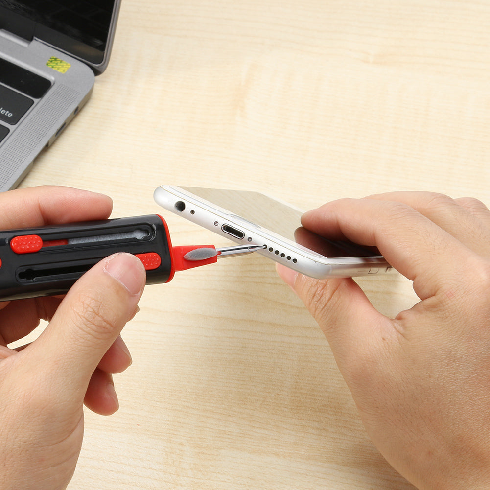 Cleaning kit for phone accessories