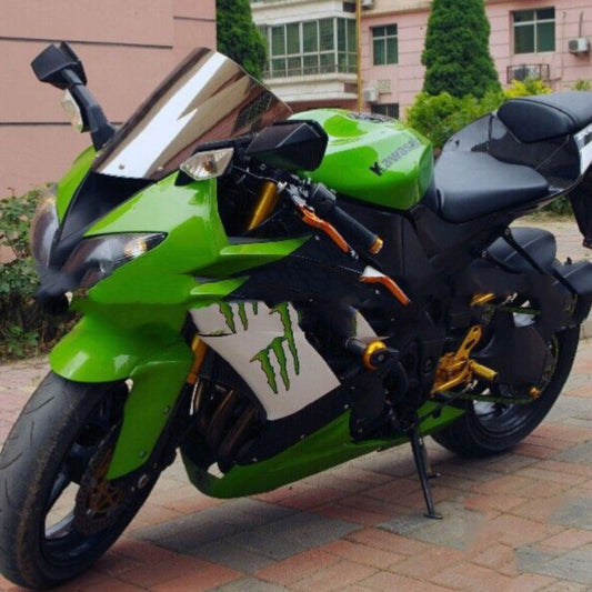 Front windshield for motorcycles