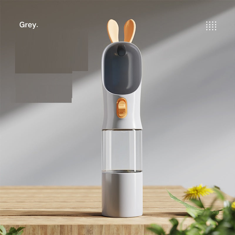 Portable feeding cup for dogs