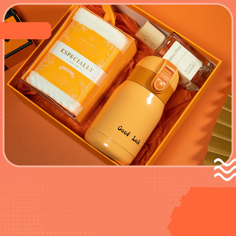 Premium gift set for newly married couple