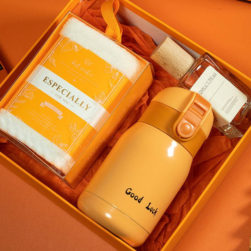 Premium gift set for newly married couple